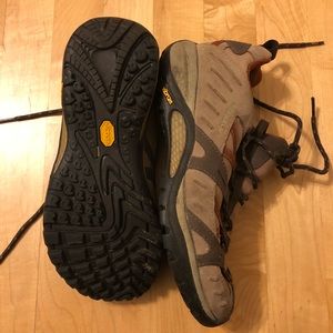 Barely worn Merrell hiking boots
